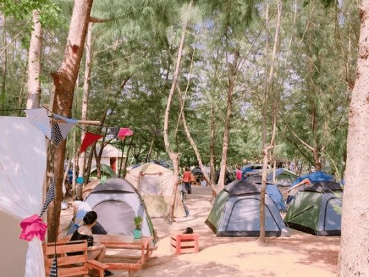 Cắm trại ở khu du lịch Bản Rõm